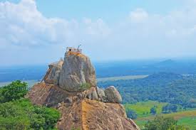 இலங்கையில் பாதுகாப்பு பலப்படுத்தல்: தூதரகங்கள் மற்றும் சுற்றுலாத் தளங்களுக்கு விசேட ரோந்து!